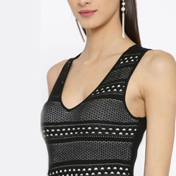 BCBGeneration ✦ Fit & Flare Knit Mini Dress ✦ Black & White V-Neck Sleeveless XS - Picture 9 of 14